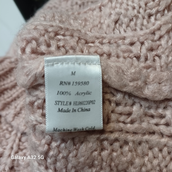 Pink Lily Women Size M Blush Cable Knit Sweater - Picture 10 of 12